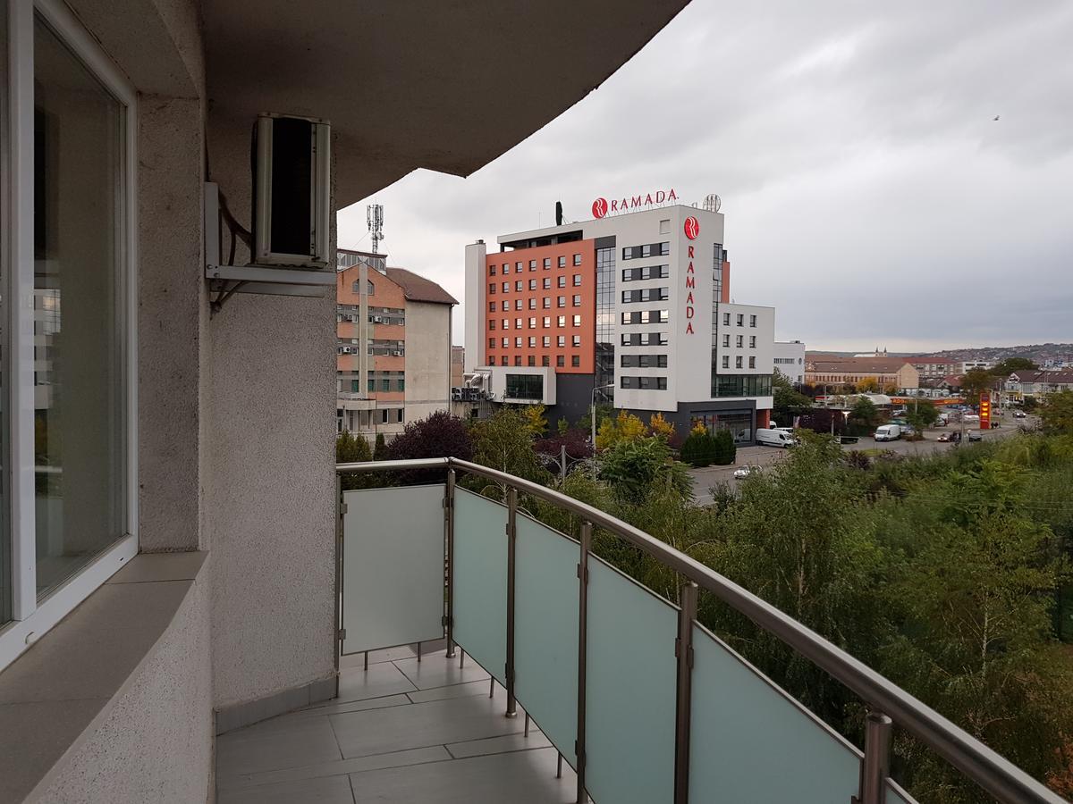 Skyline Rooftop Condos Орадя Экстерьер фото