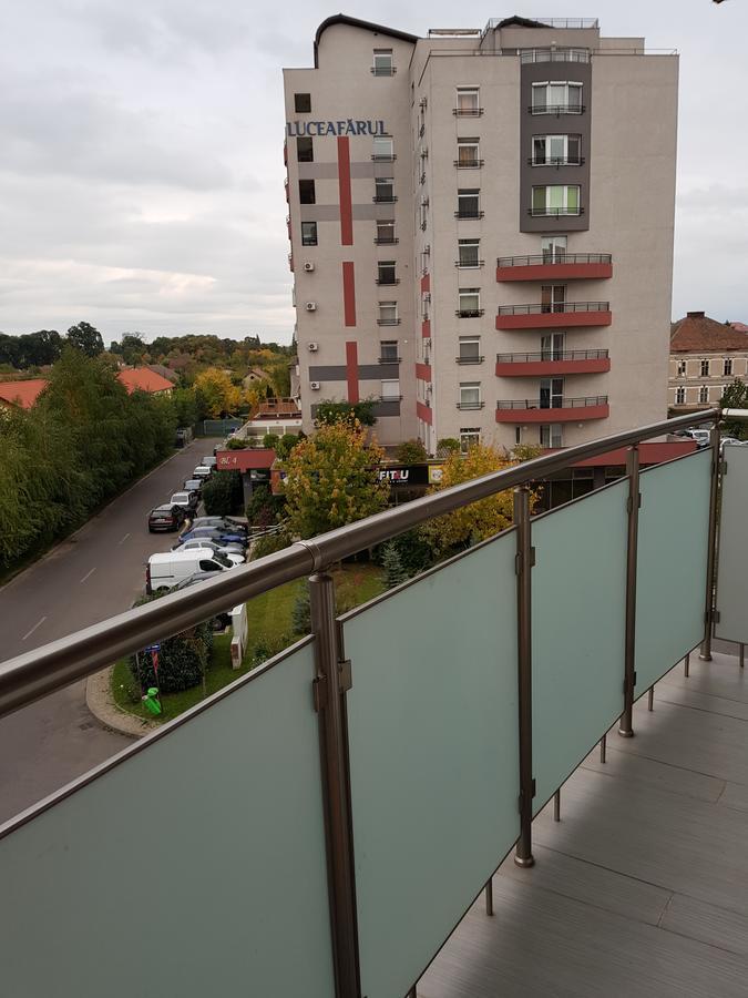 Skyline Rooftop Condos Орадя Экстерьер фото